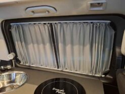 Vorhänge Gardienen und Verdunklung für Mercedes Vito V-Klasse Camper Fahrerhaus Thermomatte mit Magnet passgenau. Innen Schiebetüre